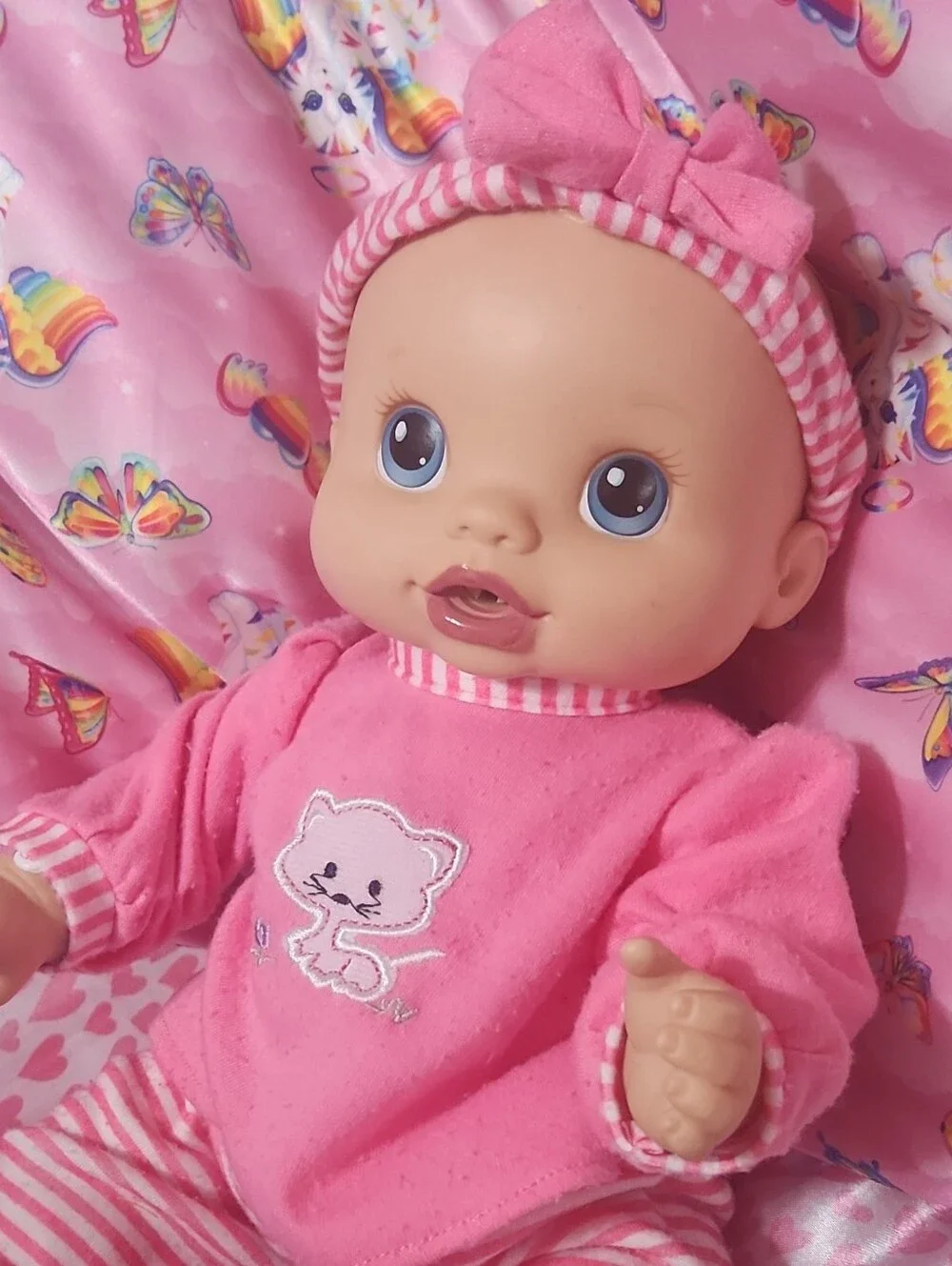 2006 Twin Baby Alive Wets N Wiggles Girl Doll legs wiggle! But needs pee tube.